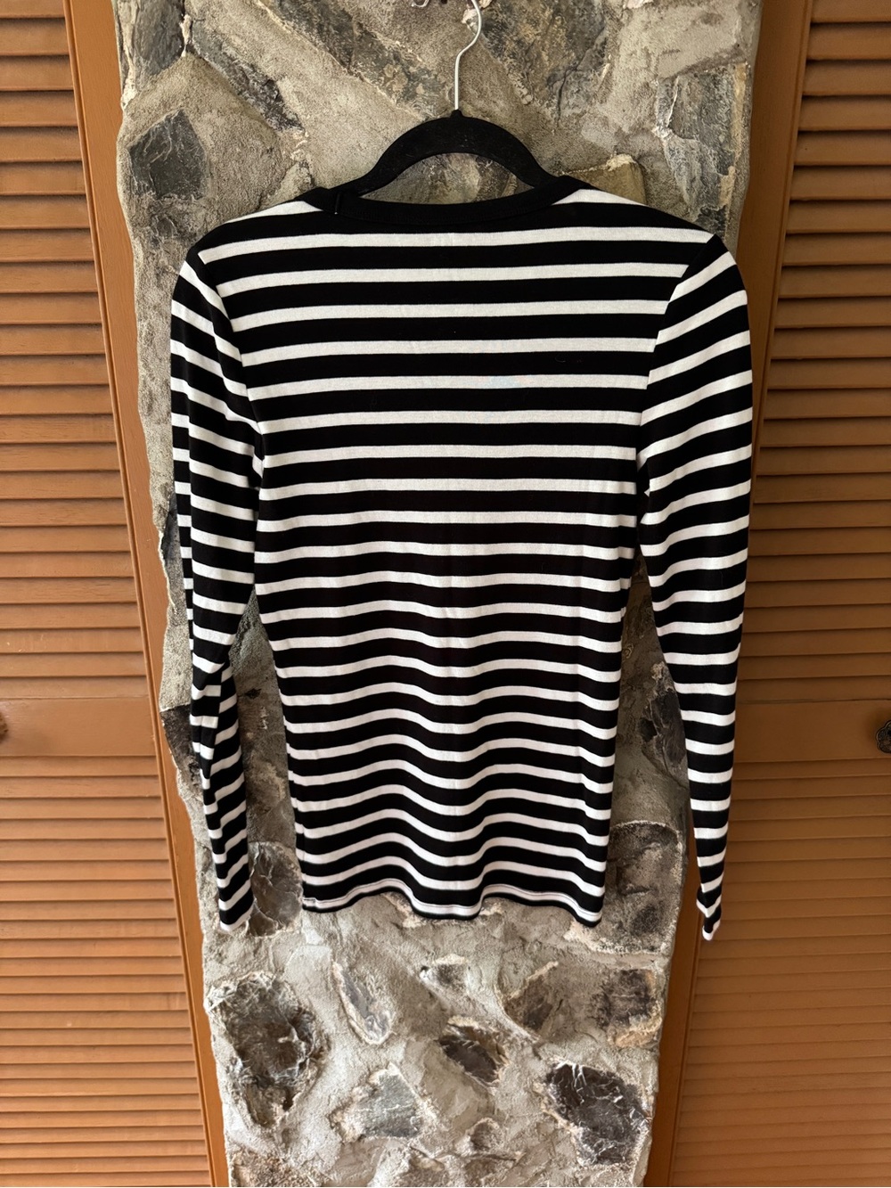 GAP Women's Black & White Stripe Long Sleeve Tee - Picture 3 of 5